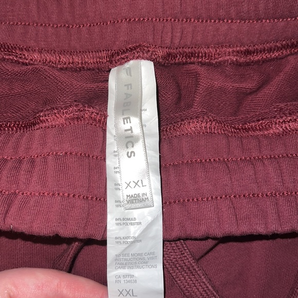 Dark red fabletics sweat pants - Picture 2 of 2